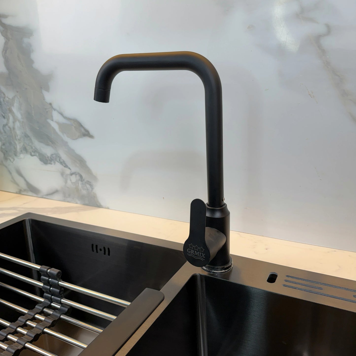 evier cuisine SWISS 82N+ NOIR en INOX 304 (82/45cm) + robinet 360